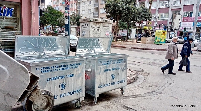 Akdeniz&#039;de çöp konteynerleri yenileniyor