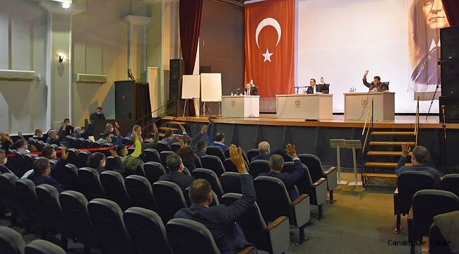 Akhisar Belediye Meclisi&#039;nden esnafa tam destek