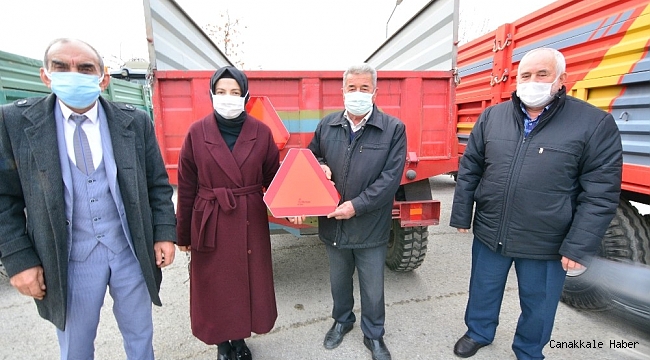 Akyurt Belediyesi çiftçilere reflektör dağıttı