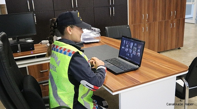Alanya&#039;da jandarmadan öğrencilere online ders