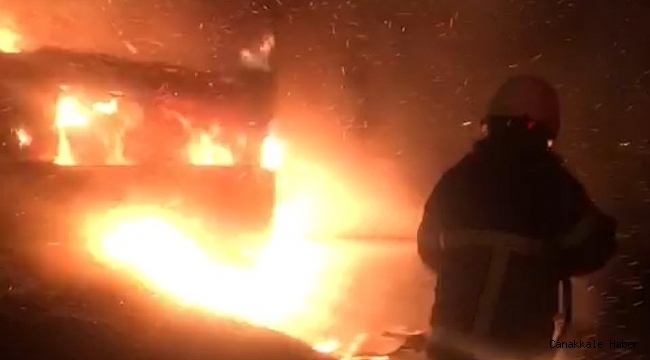 Alev alev yanan kamyon küle döndü
