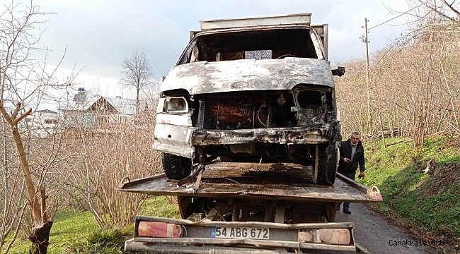 Alevlere teslim olan kamyoneti gönüllü itfaiyeciler söndürdü