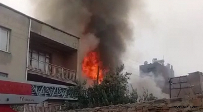 Alevlerin içinden yaşlı adamı çekip kurtardı