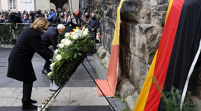 Almanya&#039;daki araç saldırısında hayatını kaybedenler için anma töreni