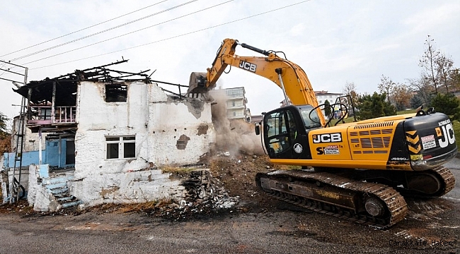 Altındağ&#039;da metruk yapıya geçit yok