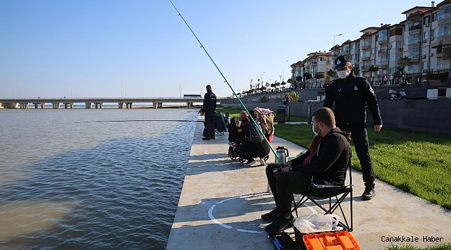 Amatör balıkçılara sosyal mesafe çemberi