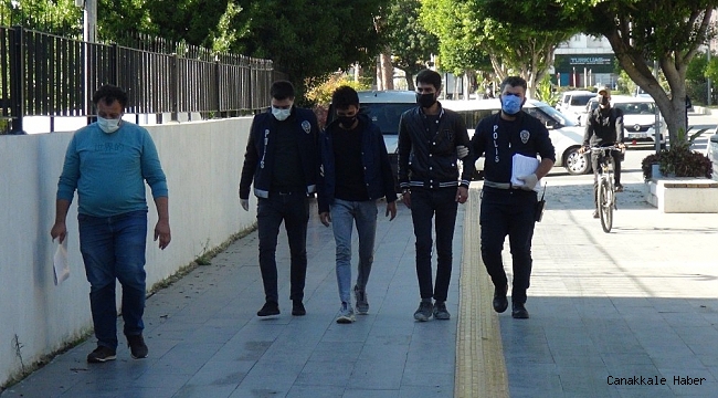 Anahtarını teslim etmedikleri eski iş yerini soydular