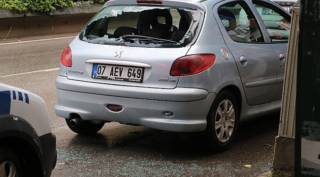 Antalya&#039;da çılgına dönen kadın ortalığı birbirine kattı