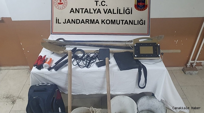 Antalya'da kaçak kazıya suçüstü