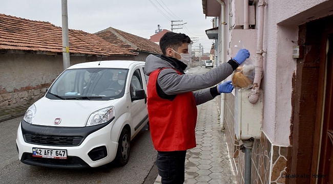 Aşevi koronavirüs hastalarının yanında