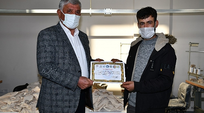 ASGEM&#039;de tekstil ve konfeksiyon kursiyerlerine sertifika verildi