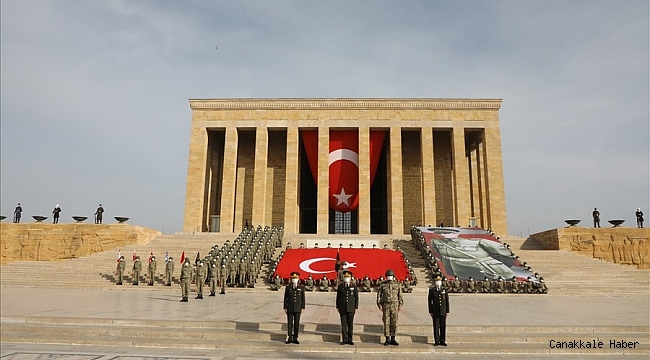 Atatürk'ün Ankara'ya gelişinin 101'inci yıl dönümünde geleneksel 'Garnizon Koşusu' yapıldı