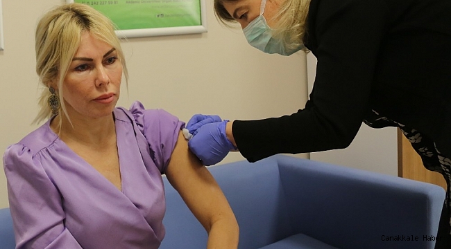 AÜ Rektörü Prof.Dr. Özlenen Özkan: "Aşıdan başka çaremiz yok"