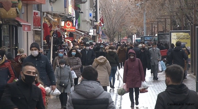AVM&#039;lerde alınan tedbirler küçük esnafın yüzünü güldürdü