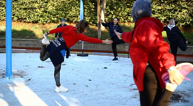 Aydınlılar Büyükşehirin eğitmenleriyle sabah sporu yapıyor