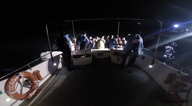 Ayvalık'ta Türk karasularına itilen 37 göçmen kurtarıldı