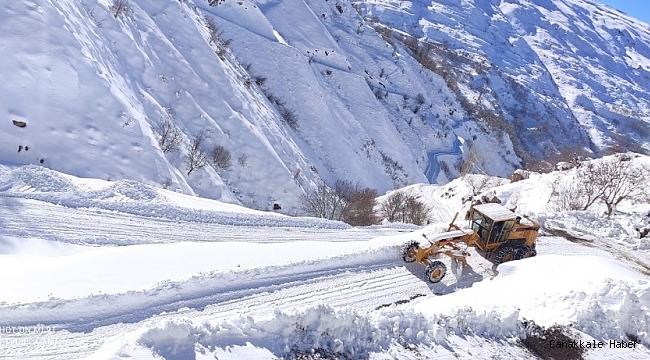 Bahçesaray'da karla mücadele