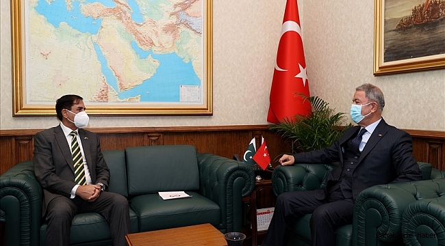 Bakan Akar, Pakistan Savunma Bakanlığı Müsteşarı Hussain&#039;i kabul etti