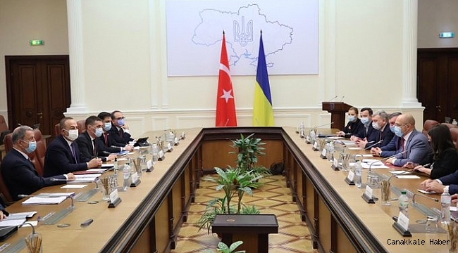 Bakan Çavuşoğlu ve Bakan Akar, Ukrayna Başbakanı Şmihal ile görüştü