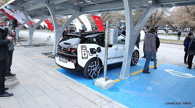 Bakan Dönmez: &quot;İnşallah yerli otomobilimizi yollarımızda görmeye başladığımızda yerli şarj ünitelerimiz olacak&quot;