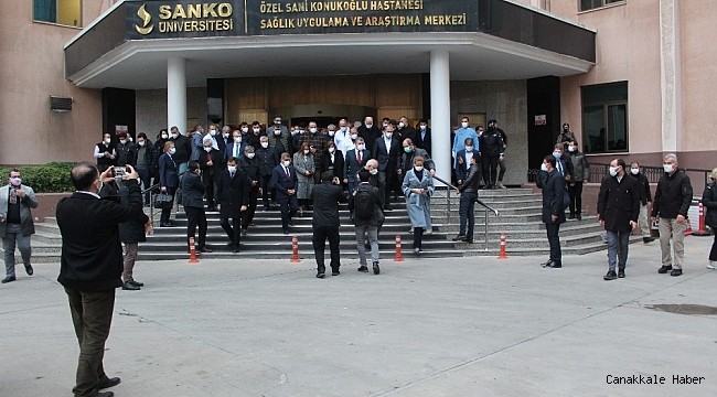 Bakan Koca ve Bakan Gül, yangının çıktığı hastanede inceleme yaptı