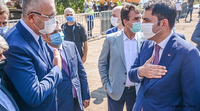 Bakanlıktan Karacabey Belediyesi&#039;ne çöp kamyonu ve konteynır desteği