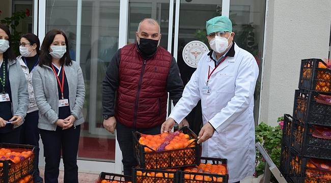 Bandırma Ak Parti&#039;den sağlık çalışanlarına C vitamini desteği