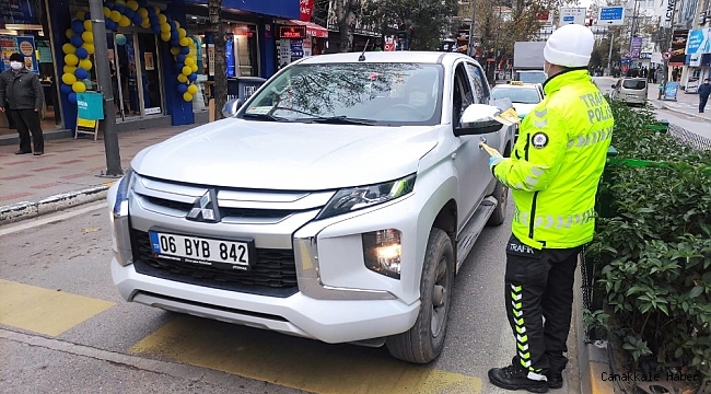 Bandırma polisi sürücüleri ve yayaları bilgilendirdi