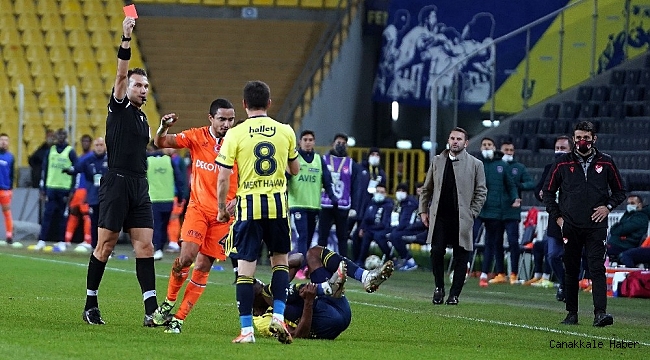 Başakşehir, Fenerbahçe maçını 9 kişi tamamladı