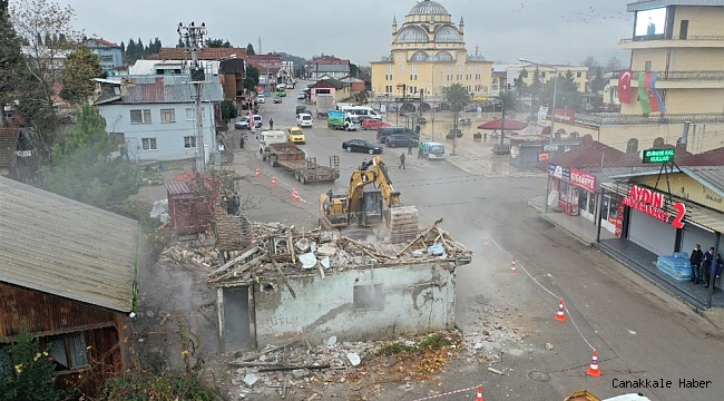 Başiskele&#039;de kent estetiğini bozan metruk binalar yıkılıyor