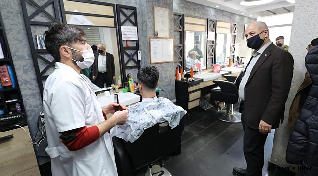 Başkan Büyükgöz Cuma Namazı sonrası esnafları ziyaret etti