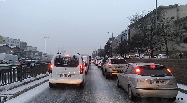 Başkent güne kar ile uyandı