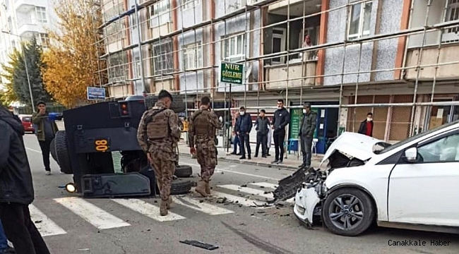 Batman&#039;da zırhlı araç ile otomobil çarpıştı