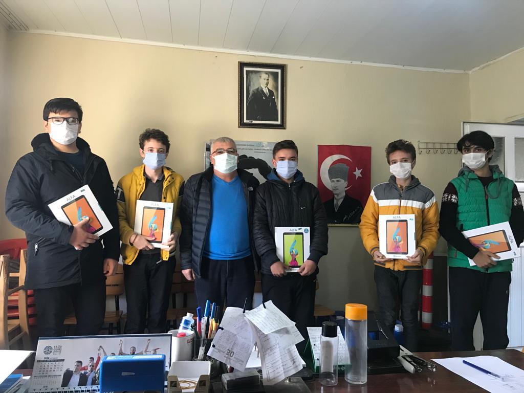 Bir destek de uzaktan eğitime