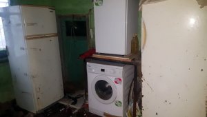 Boş evden bir kamyon çöp çıktı