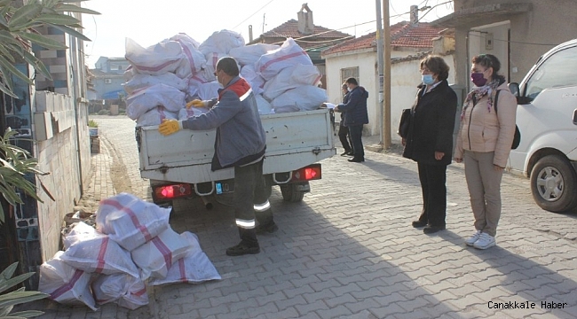 Burhaniye&#039;de 10 bin çuval yakacak dağıtılıyor