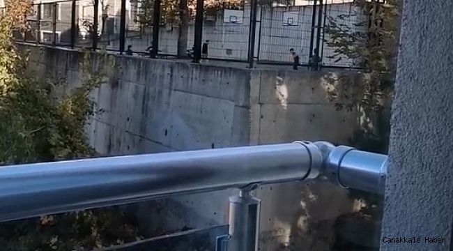 Bursa'da çocuklar kısıtlamada polisi görünce böyle saklandı