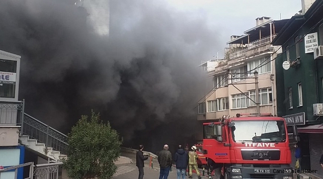 Bursa&#039;da şehrin göbeğindeki alışveriş merkezinde yangın çıktı