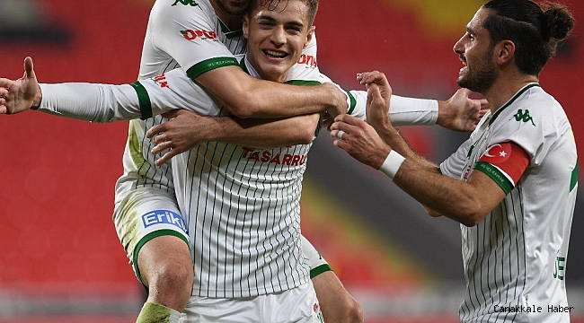 Bursaspor imkansızlıklara rağmen geçen sezonu yakalıyor