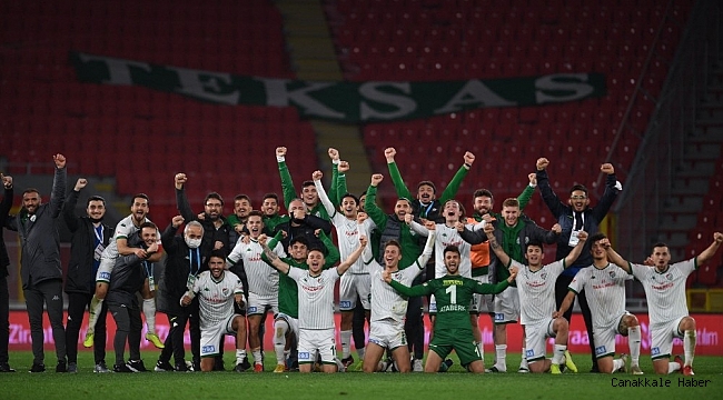 Bursaspor Teknik Direktörü Mustafa Er: &quot;Birbirinize sarılın ve sahip çıkın&quot;