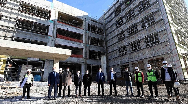 Büyükakın, Kandıra&#039;daki 52 milyon TL&#039;lik iki yatırımı inceledi