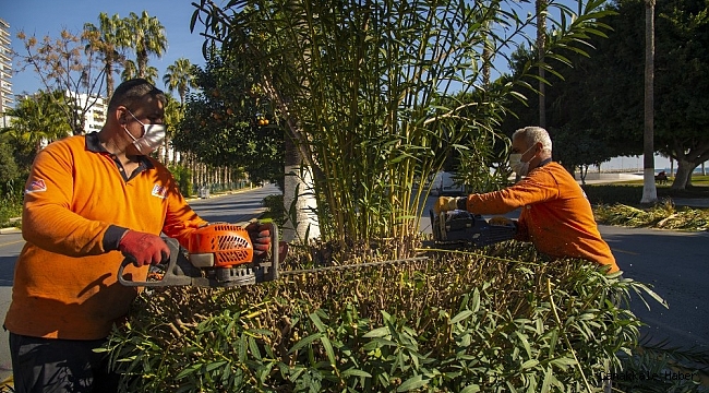 Büyükşehir Belediyesi ekipleri, iki günlük yasakta da sahadaydı
