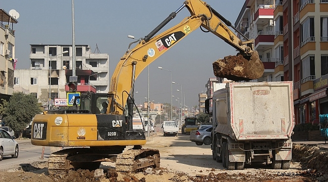 Büyükşehir Belediyesi, Toroslar&#039;da asfalt çalışmalarına devam ediyor