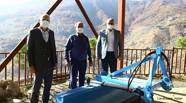 Büyükşehir&#039;den mahallelere tesviye küreği desteği