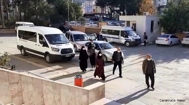 Çaldıkları altınları toprağa gömen 3 hırsız saklandıkları evde yakalandı