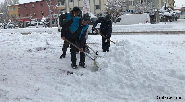 Çaldıran&#039;da karla mücadele çalışması