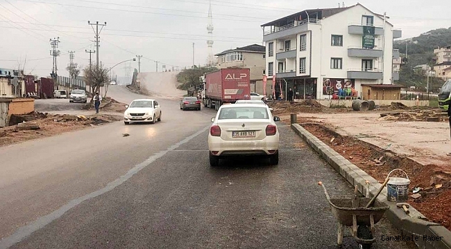 Çarşıbaşı Caddesi&#039;nde yol çalışmaları sürüyor