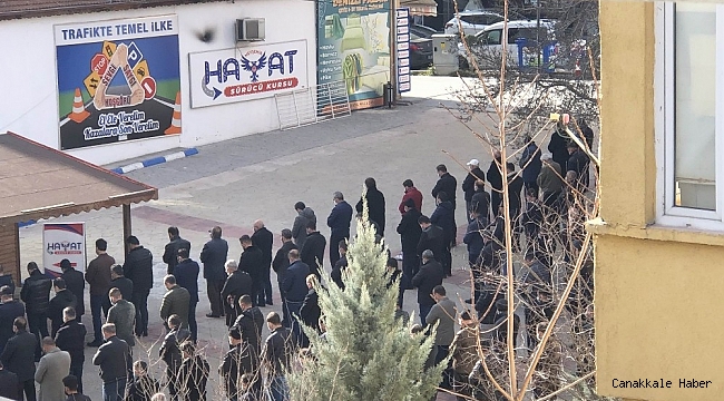 Cenaze namazında kısıtlamayı ve korona virüsü yok saydılar