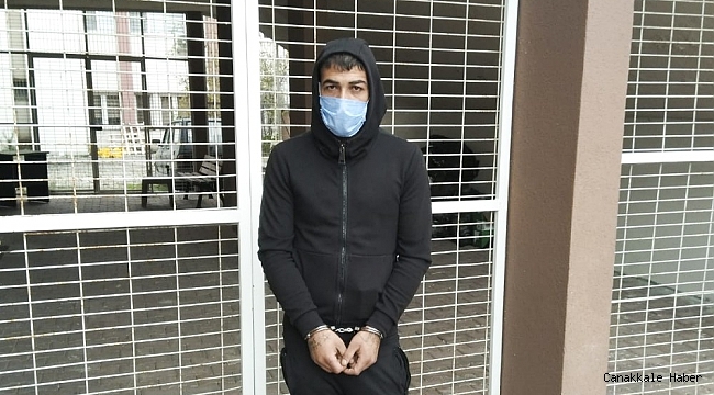 Cezaevi firarisi kanepenin altında saklanırken yakalandı
