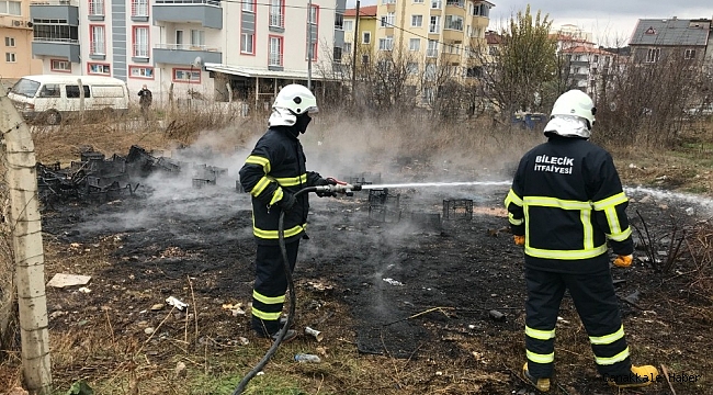 Çöp konteynırı önüne dökülen soba külü yangına neden oldu